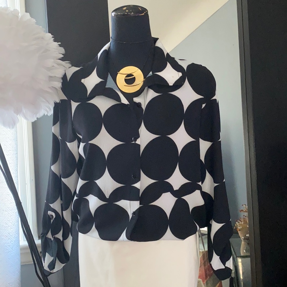 🌞🌞Polka dot blouse